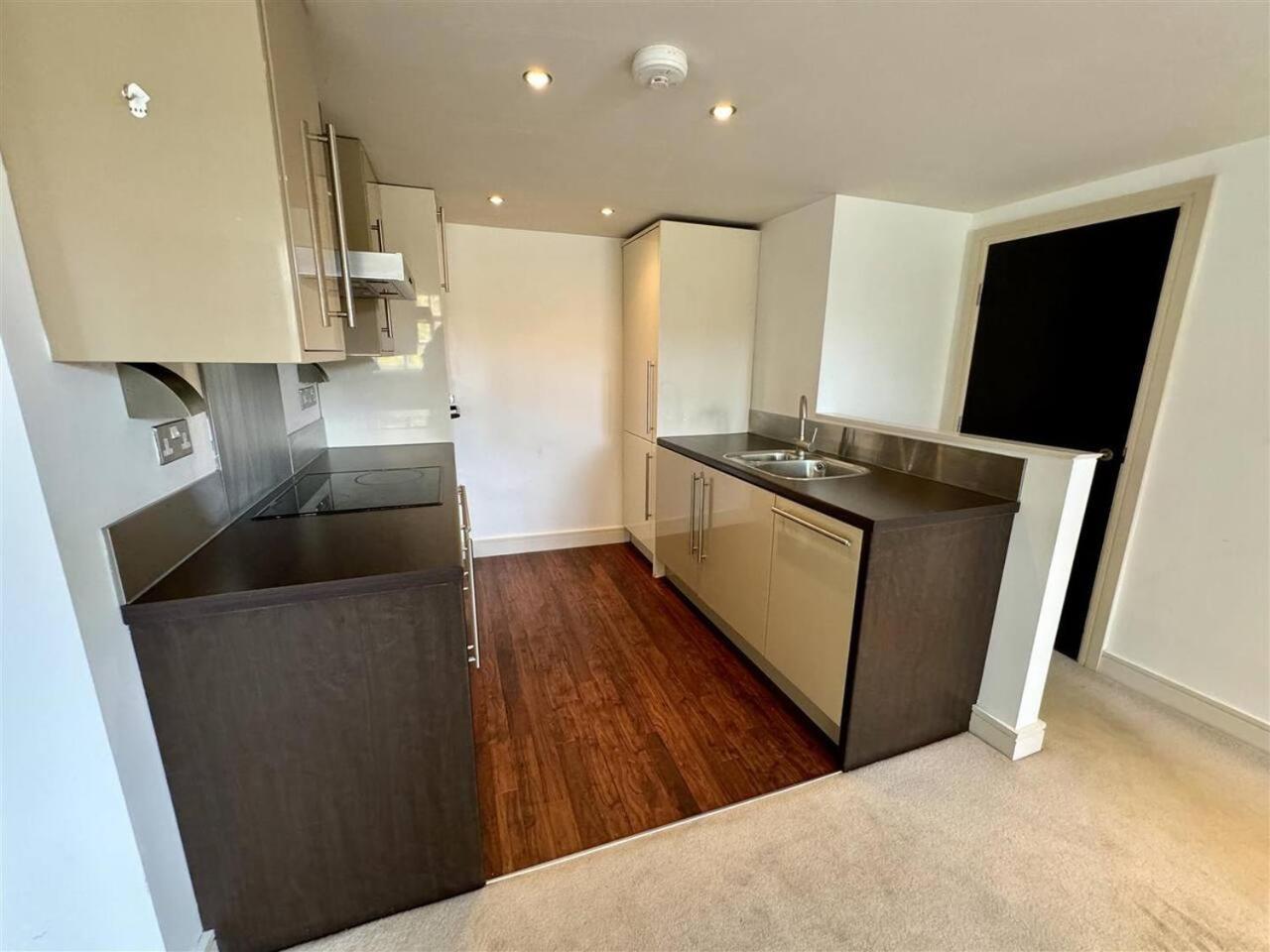 Lovely 1 Bedroom Apartment With Free Parking & Gym Kirkburton Extérieur photo